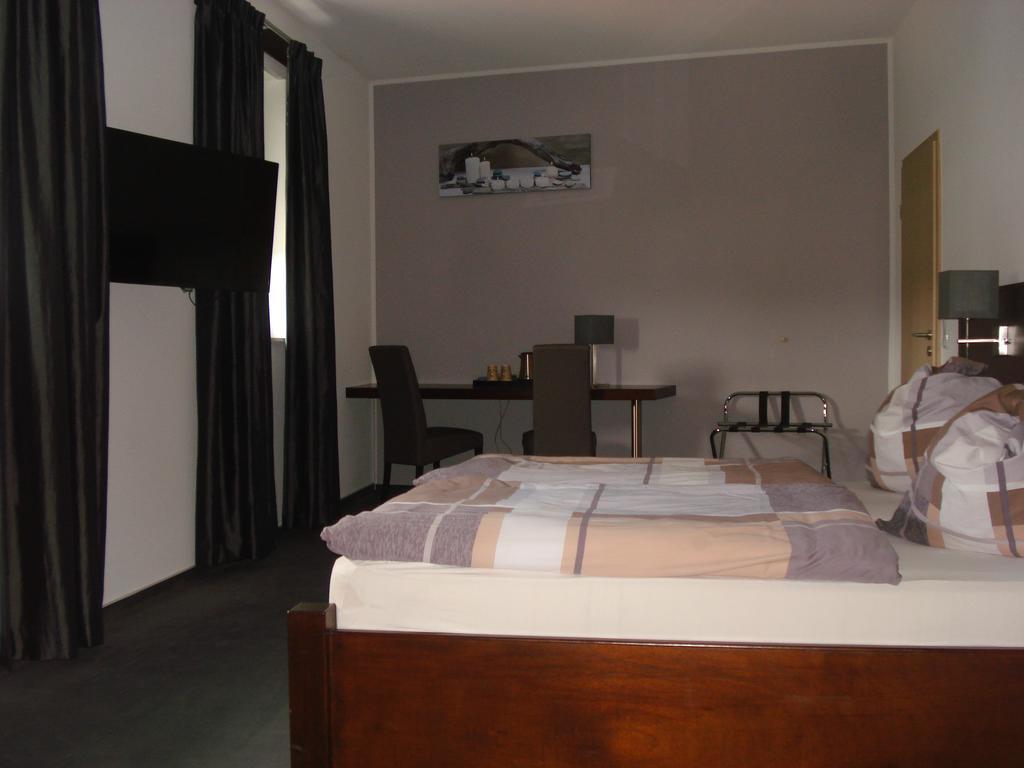 Hotel Restaurant Fritz Gronau  Bagian luar foto